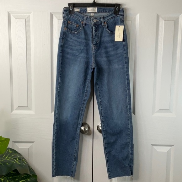 Universal Thread - Women's Mid-Rise 80's Slim Fit Ankle Jeans Medium Wash - Picture 3 of 14